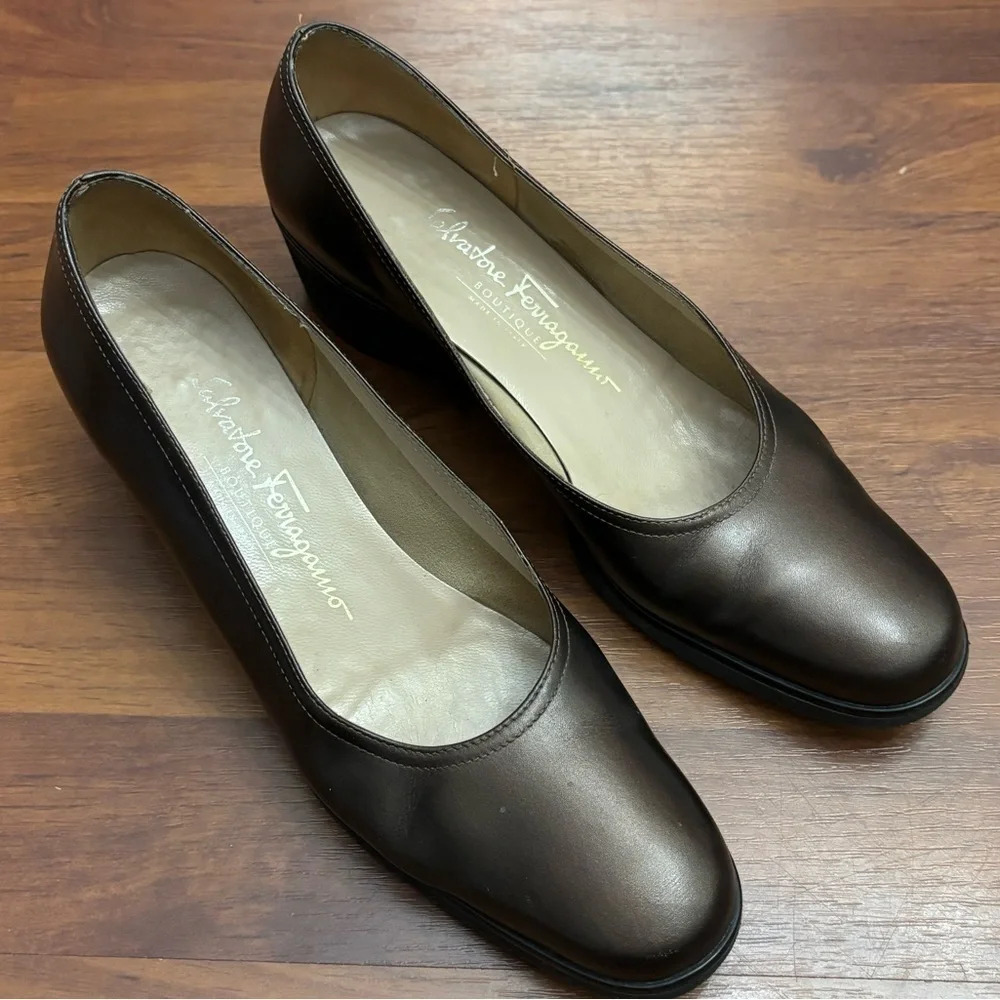 Salvador Ferragamo Bronze Leather Wedges Slip On Heels Size 7.5 - Picture 4 of 12